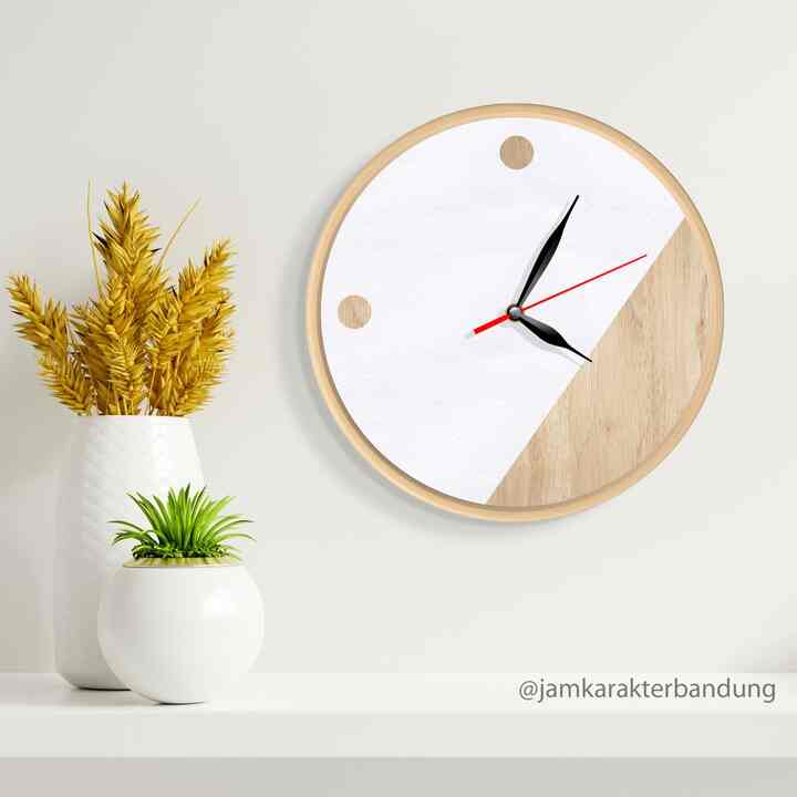 Jam Karakter Kayu