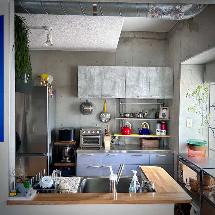 我が家のキッチン
家電に合わせてシルバー多めにDIY
小物はやっぱいカラフル多め😶


#kitchen #キッチン #エアフライ #ステンレス #一人暮らし #賃貸 #myroom #interior #roomtour
#diy 