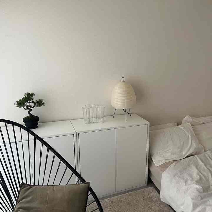 お部屋全体の雰囲気𓇢

#akari #イサムノグチ #照明 #間接照明 #アルヴァアアルト #アアルト #ittala #花瓶 #フラワーベース #盆栽 #アカプルコチェア #eket #収納 #stoense #ラグ #ikea #ホワイトインテリア #ナチュラルインテリア #海外インテリア #和風インテリア #シンプルインテリア #一人暮らし #一人暮らしインテリア  #ワンルーム #ワンルームインテリア #interior #room #home

