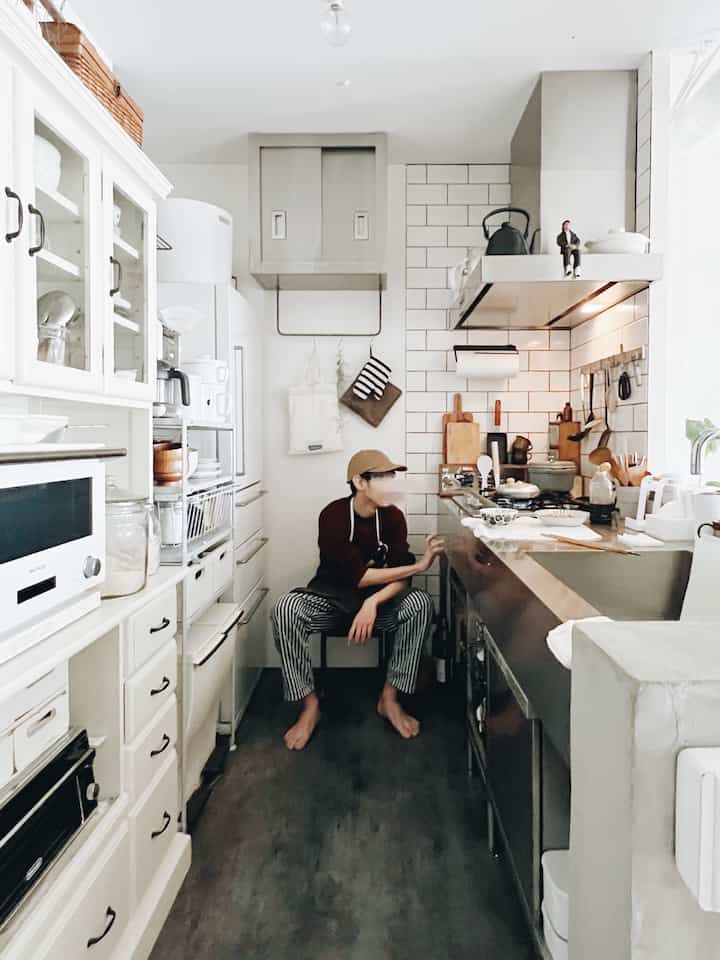 親子丼を仕込み中🍳
キッチンはサンワカンパニーのOSSO
壁に付けたキッチン棚は中古のものを業務用リサイクルセンターで購入🛒
ステンレスで合わせてどちらもお気に入り⭐️

#キッチンインテリア #キッチン #キッチンリモデリング #キッチンデザイン 