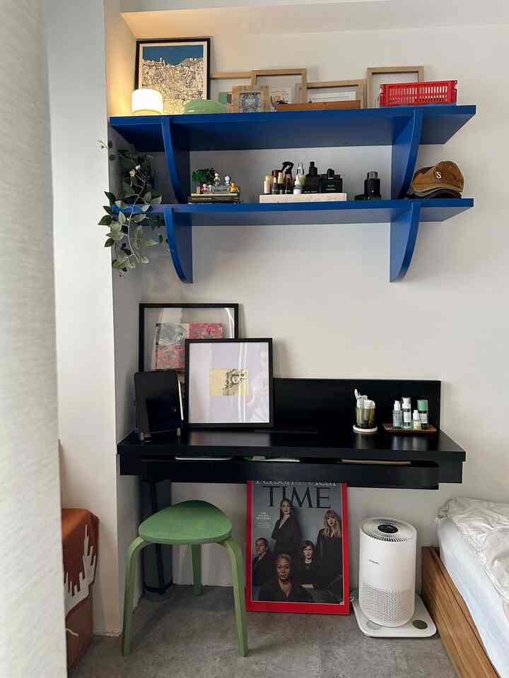 Setelah berminggu-minggu ditinggal, akhirnya mulai lagi bisa tata-tata kecil..

Ga kerasa udah setahun sejak renovasi, kira-kira tweak apa lagi yaa? 👀

-

#eclectic #roomdecorinspo #aesthetichomedec