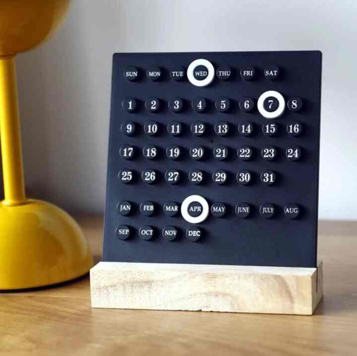木製卓上カレンダー