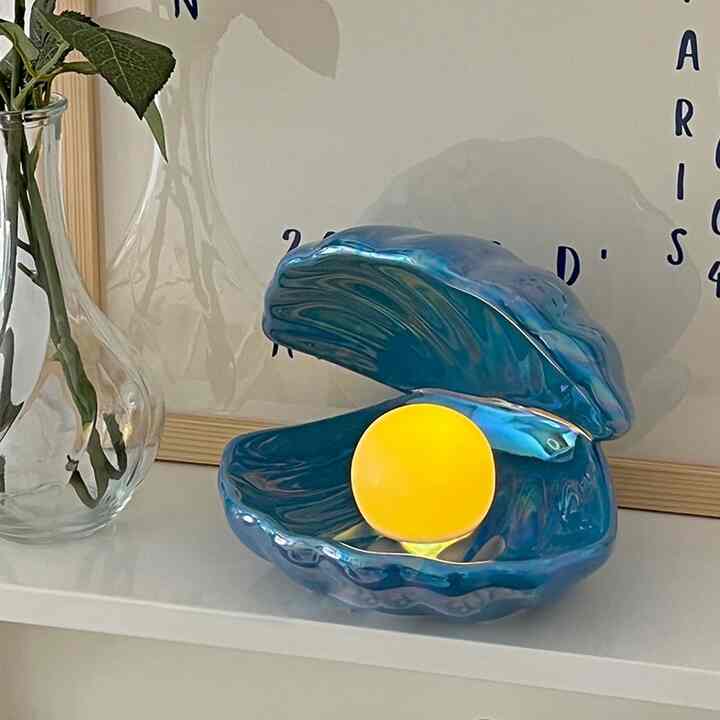 Gaya Skandinavia di dalam laut biru lampu