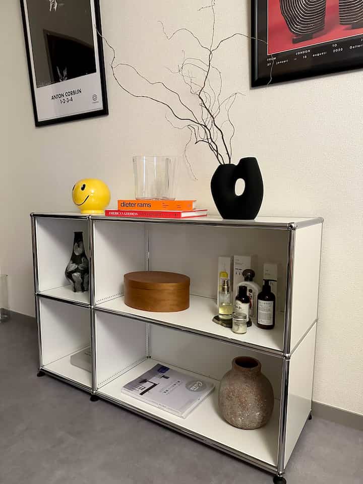 お気に入りたちの集合場所
#2ldk賃貸 #賃貸インテリア #マンションインテリア #リビングインテリア #ミッドセンチュリー #ミッドセンチュリーモダン#フラワーベース #三浦宏規 #flowervase #usmhaller #partofnature #midcentury #livstagrammer #interiorcoordinate #mygoodroom #instahome #cozyhome