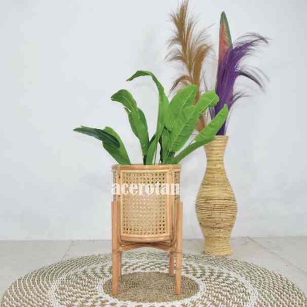 Pot Rotan Berdiri