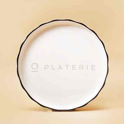 Piring Bulat Putih