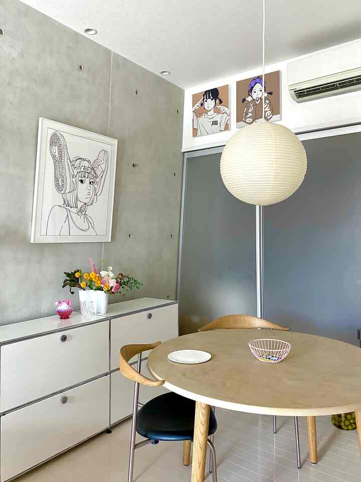 ダイニング　シンプルver

#シンプルなインテリア #シンプル #usmハラー #丸型テーブル #ポスター #イサムノグチ #akari #カールハンセン #ch88p #モールテックス #サイドボード #花のインテリア 