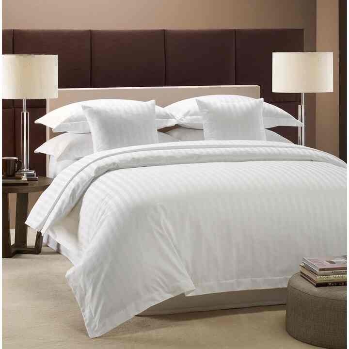 SPREI FITTED SHEET DOBBY TC 300