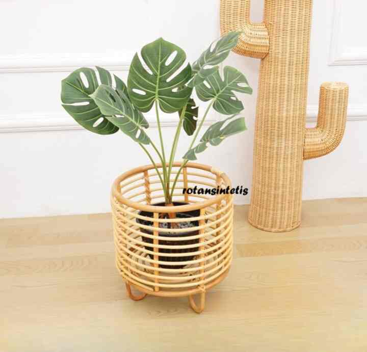 Cover Pot Rotan