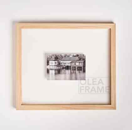 Bingkai Foto Kayu Floating Coklat - Frame Foto 8R