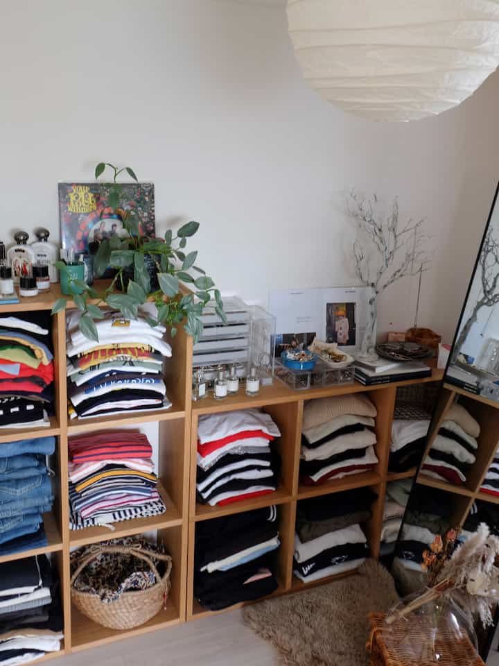 クローゼットの部屋は"お洋服とアクセサリーがとにかく使いやすいように"っていうのが1番だから、どうしても実用性抜群の無印が多くなる🤔


#無印 #無印良品 #スタッキングシェルフ #アクリルケース #メガネケース #全身鏡 #洋服収納 #見せる収納 #オープンシェルフ #クローゼット 