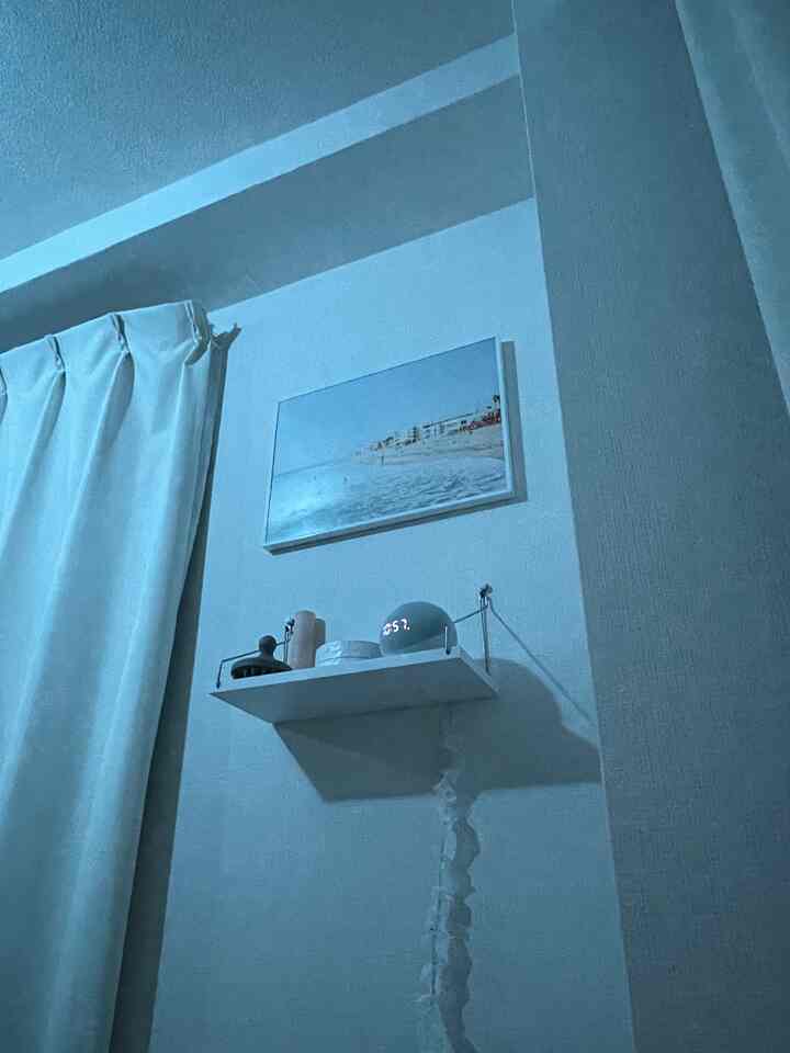 海中みたいなライト🧜🏻‍♀️🐠🪸🧜🪼🐚


#アレクサ #アレクサのいる生活 
#ウォールシェルフ #額縁 #ポスターフレーム
#ポスター #アートポスター #ウォールインテリア
#ホワイトインテリア #シンプルインテリア