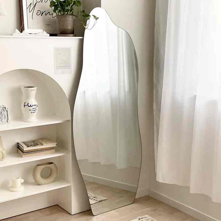 モダンカーブスタンドミラー ウェーブミラー