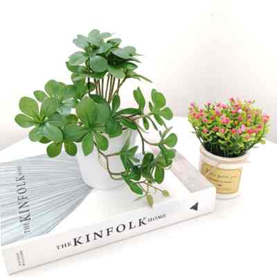 Tanaman Artificial Semanggi