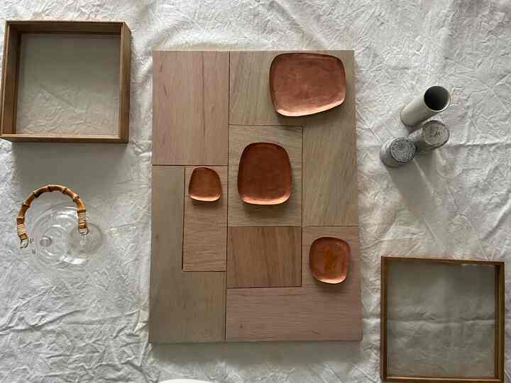 本日の和のお茶タイム。
和菓子もモダンに頂きたいものです。
テーブルコーデもたのしみのひとつ。

#和菓子 #お茶タイム #Peter Ivy
#真鍮の皿 #宇都宮檀 #ガラスポット #日ノ出化学製作所
#テーブルコーデ