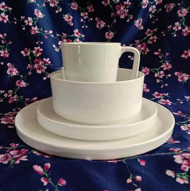 Piring Makan Dinner set Keramik White 4Pcs