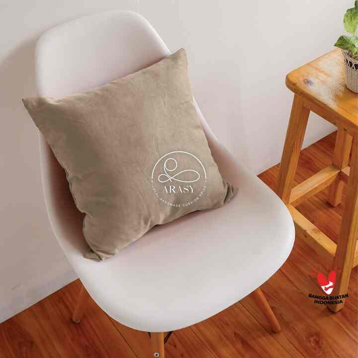 Sarung Bantal Sofa Suede 40x40cm, Suede Salt