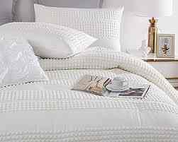 White Full Size Tufted Duvet Set