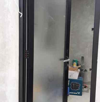 pintu aluminium kaca kusen 4" ALEXINDO uk 210x90 - Hitam