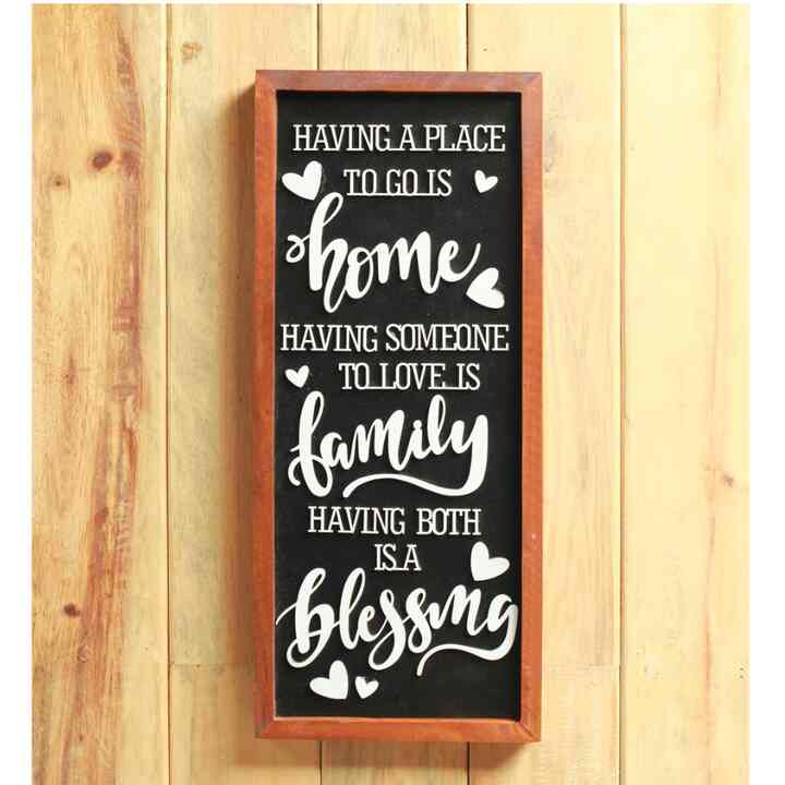 Hiasan dinding Having place