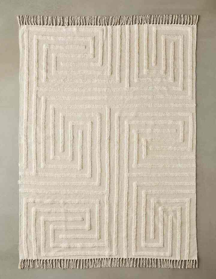 Labyrinth Hilo Tufted Rug