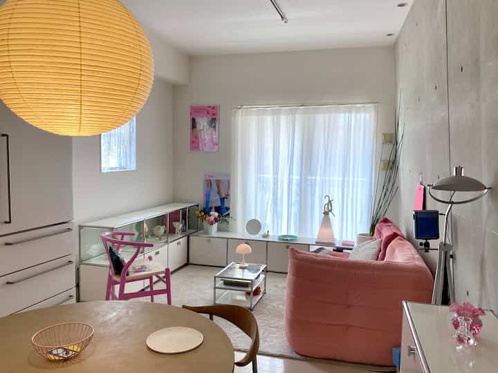 ピンクが増えてきた

#usmハラー #ligneroset #リーンロゼ #ソファ #丸型テーブル #無印良品 #yチェア #ch24 #ch88 #ポスター #リビングルームのインテリア #ルイスポールセン #フロス