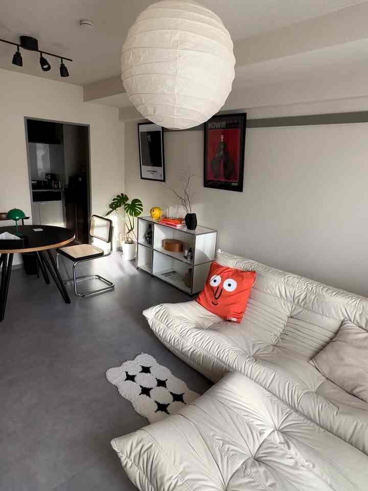 ohayo!

#2ldk賃貸 #賃貸インテリア #マンションインテリア #リビングインテリア #観葉植物のある暮らし #モンステラ #リーンロゼ #ミッドセンチュリー #usmhaller #ligneroset #lignerosetuk #midcentury #livstagrammer #interiorcoordinate #mygoodroom #instahome #cozyhome