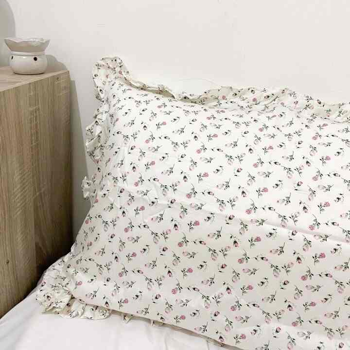 Sarung Bantal Bunga Ruffle