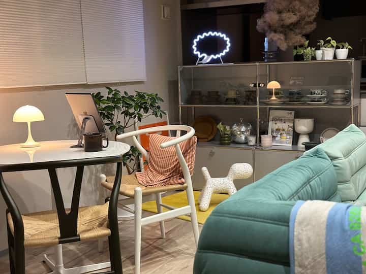 
#IKEA #イケア #ライト #テーブルライト #yチェア #リビングルーム #ミッドセンチュリー #ミッドセンチュリーモダン #リーンロゼ #ロゼトーゴ #ラウンドテーブル #ダイニングテーブル #USM #USMハラー #ソファ