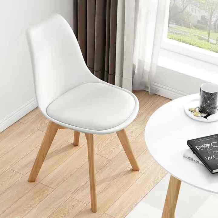 Kursi Putih Kaki Kayu