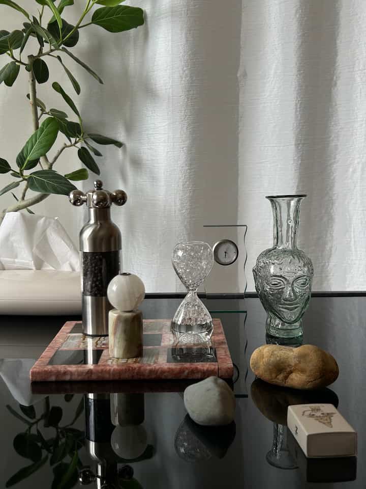 私的美術館空間、眼福でございます。

#ポストモダン #postmodern #フラワーベース #花瓶 #flowervase #midcentury