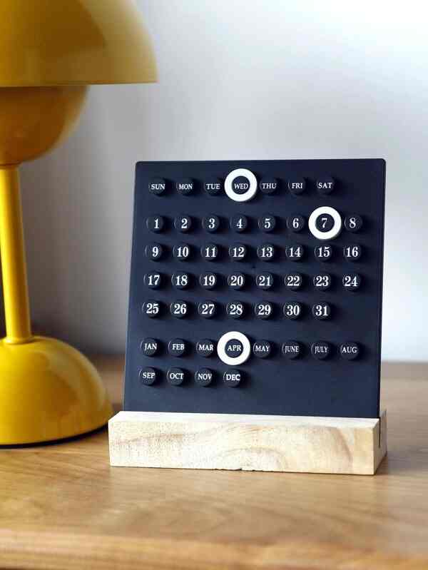 木製卓上カレンダー