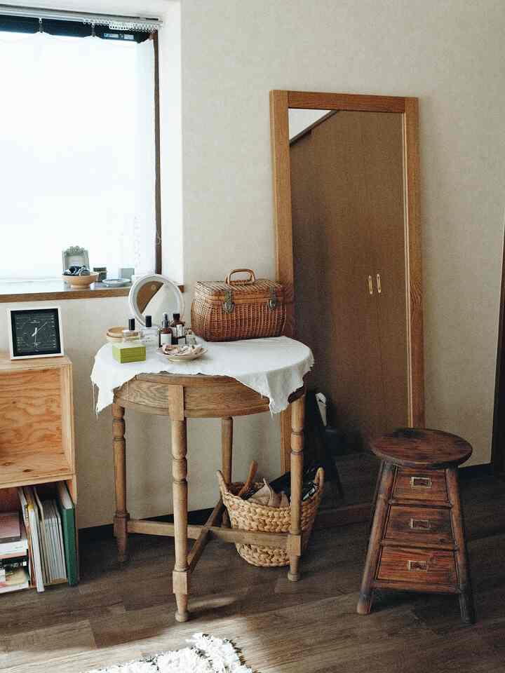 古道具たっぷりのドレッサースペース🪞

#二人暮らし #ふたり暮らし #1ldk #ナチュラルインテリア #ヴィンテージ #賃貸インテリア #賃貸暮らし