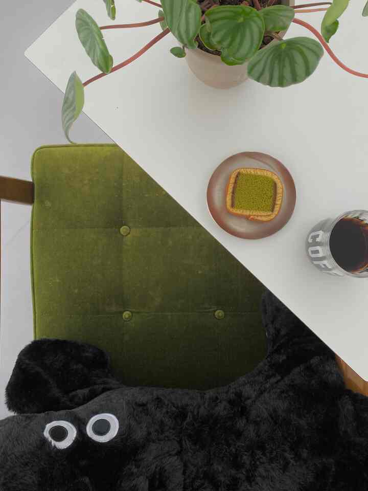 
Karimoku 60's K chair is a perfect place for children.
The dirt was noticeable, but I'm thankful that it will clean up quickly if I wipe it thoroughly.

#1 seater sofa
#k chair