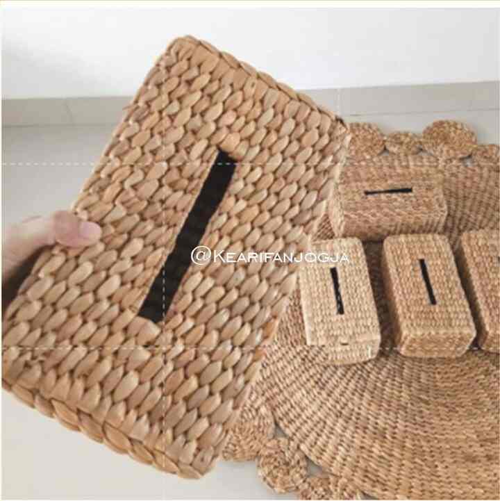 Kotak Tisu Enceng Gondok