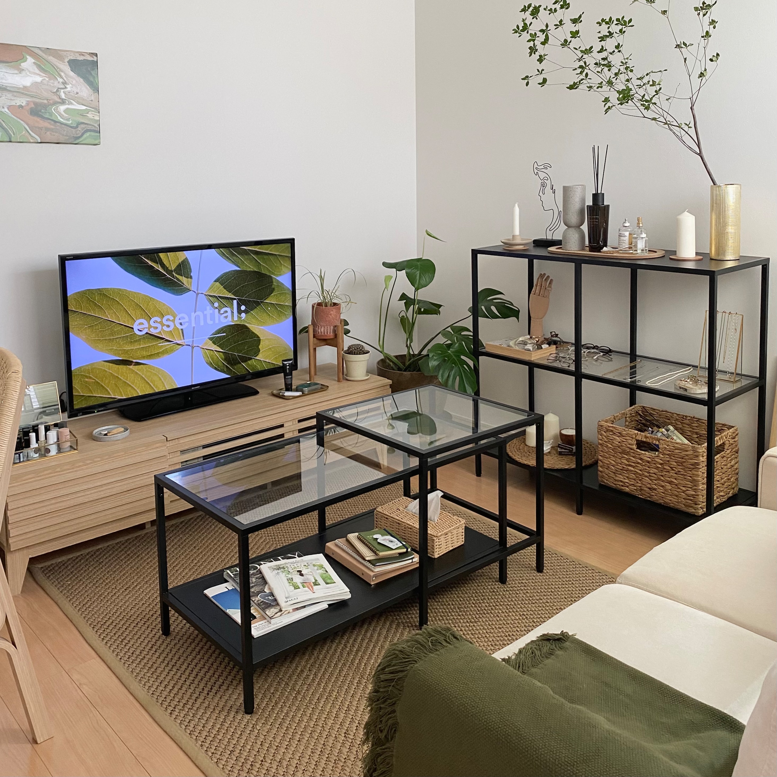 IKEA VITTSJÖガラスのネストテーブル2点セット VITTSJÖ ヴィットショー ネストテーブル2点セット, ブラック