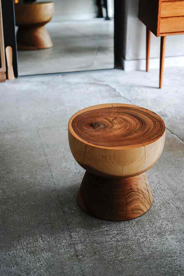 クス材スツール