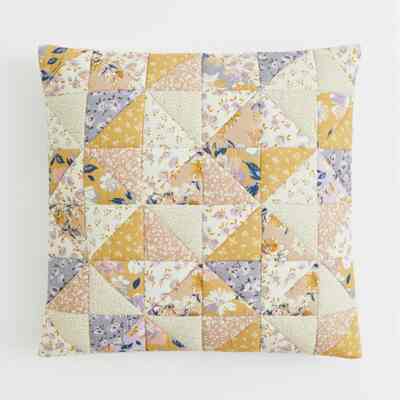 Quilted cushion cover