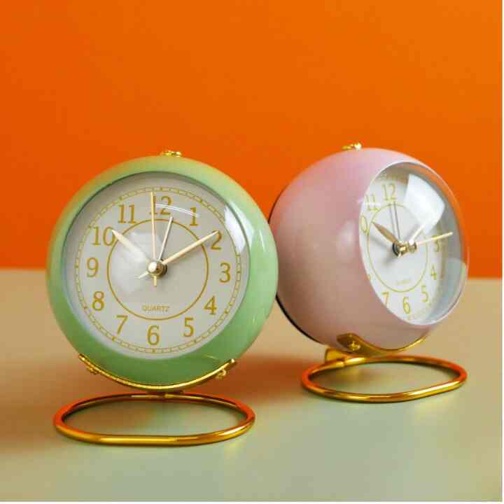 Jam Weker Meja Belajar