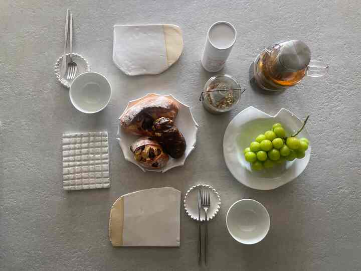 大好きな白い食器とガラスの組み合わせ⚪︎⚪︎⚪︎
朝ごはんもお気に入りのもので頂くと気分もあがります。
birbiraの食器は他にない存在感⚪︎

#朝ごはん #ダイニング #キッチン　#
birbira #ティーポット #イッケンドルフ
#breakfast #テーブルコーデ