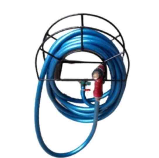 Gantungan selang air