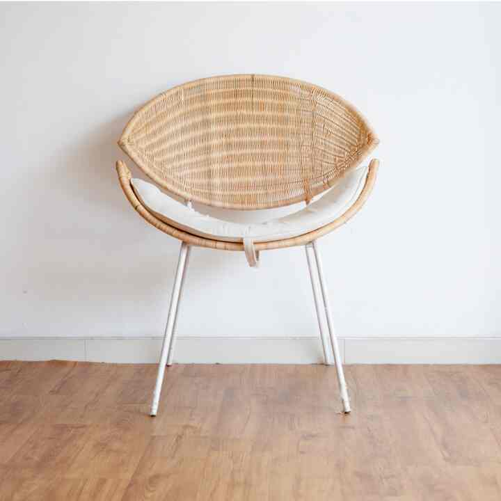 Kursi Rotan Bulan Sabit