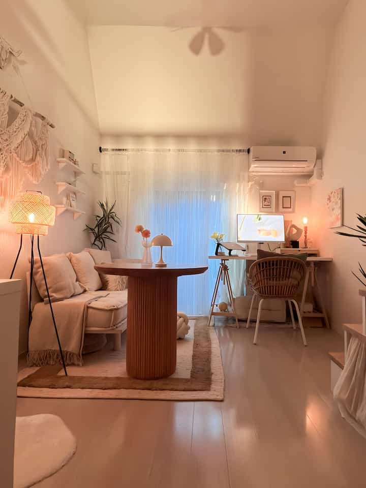 夕方のリビング💛🍂

______________________________ 
#海外インテリア #一人暮らし #ikea #vlogger #roomtour 