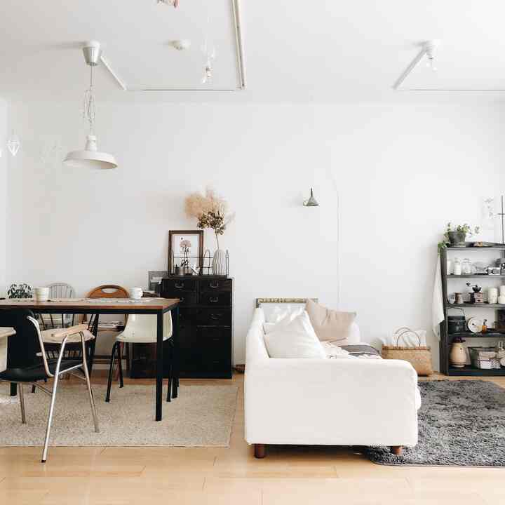 
IKEAや無印良品、アンティークのもので
まとめています。

#無印良品 #IKEA #リビングルーム #リビングルームのインテリア #無印良品ソファ
#ラグ #ラグカーペット #ラグインテリア 