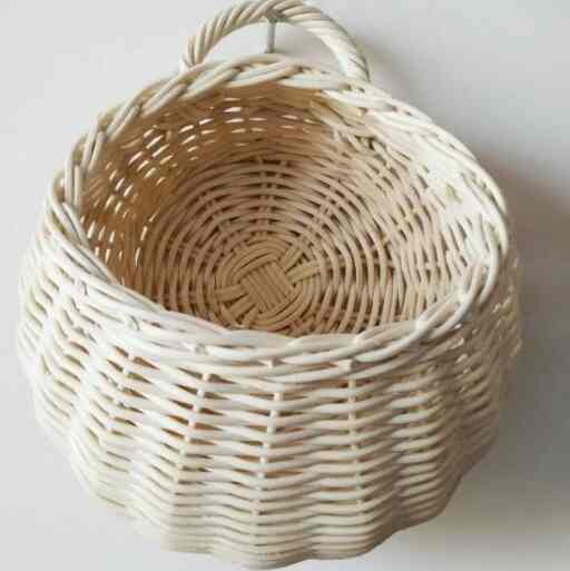 Vas Bunga Rotan Dinding Tempel