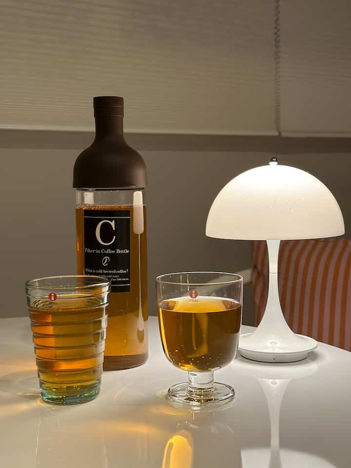 Waktunya minum teh🫖🌿


#meja kafe
#sofa
#meja bundar
#Herman Miller
#Montana
#montana
#Pantera
#IKEA
#ikea
#pencahayaan tidak langsung