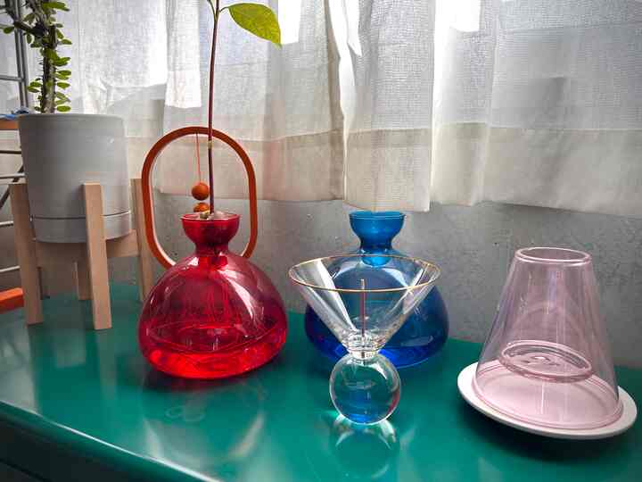 2023.11.17

アンバサダーをさせてもらってる
Ohouseさんから頂いたdozoのギフト

可愛らしいガラスのお香立て

お香立てちゃんとしてるの持ってなかったので
嬉しいしガラスコーナーがさらに素敵になった☺️

#お香立て #ガラス #アボカドベース #moma
#一人暮らし #賃貸 #ワンルーム 