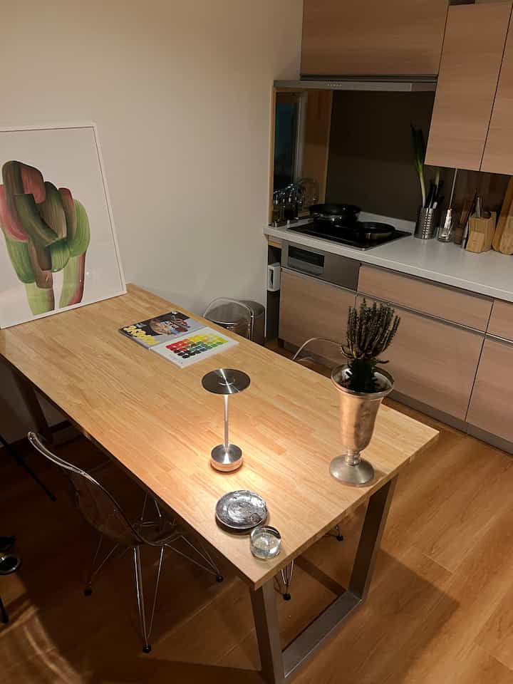 IKEAで中華鍋を購入しました。
火力(IHでも火力っていうかわかんないですが)が強すぎて、大感動です。。

#一人暮らし
#インテリア
#ダイニングテーブル
#IKEA
#自炊