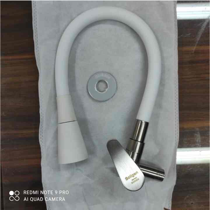 Kran Air Angsa Flexible 304 putih