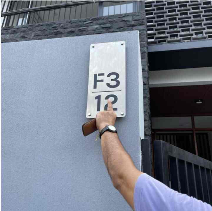 Nomor Rumah Stainless Steel 40 x 18 cm